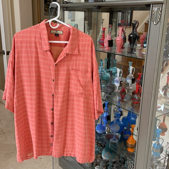 SOLD!!!!!! Lot of 4 Tommy Bahama XXL silk shirts - Picture 2 of 8